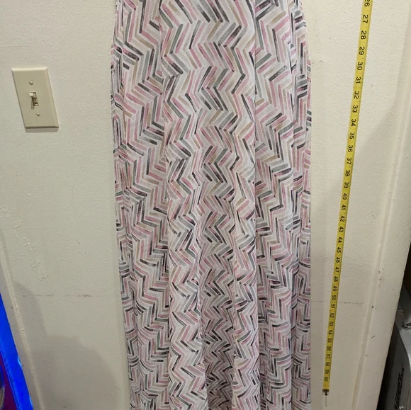 White House Black Market Chevron Maxi Dress in Pink, Blue, and White Size 2p - Picture 4 of 10